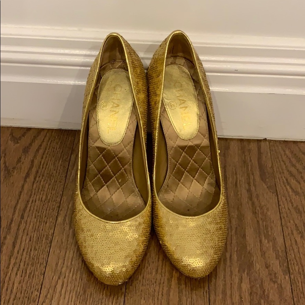 Chanel CC Sequin Pumps